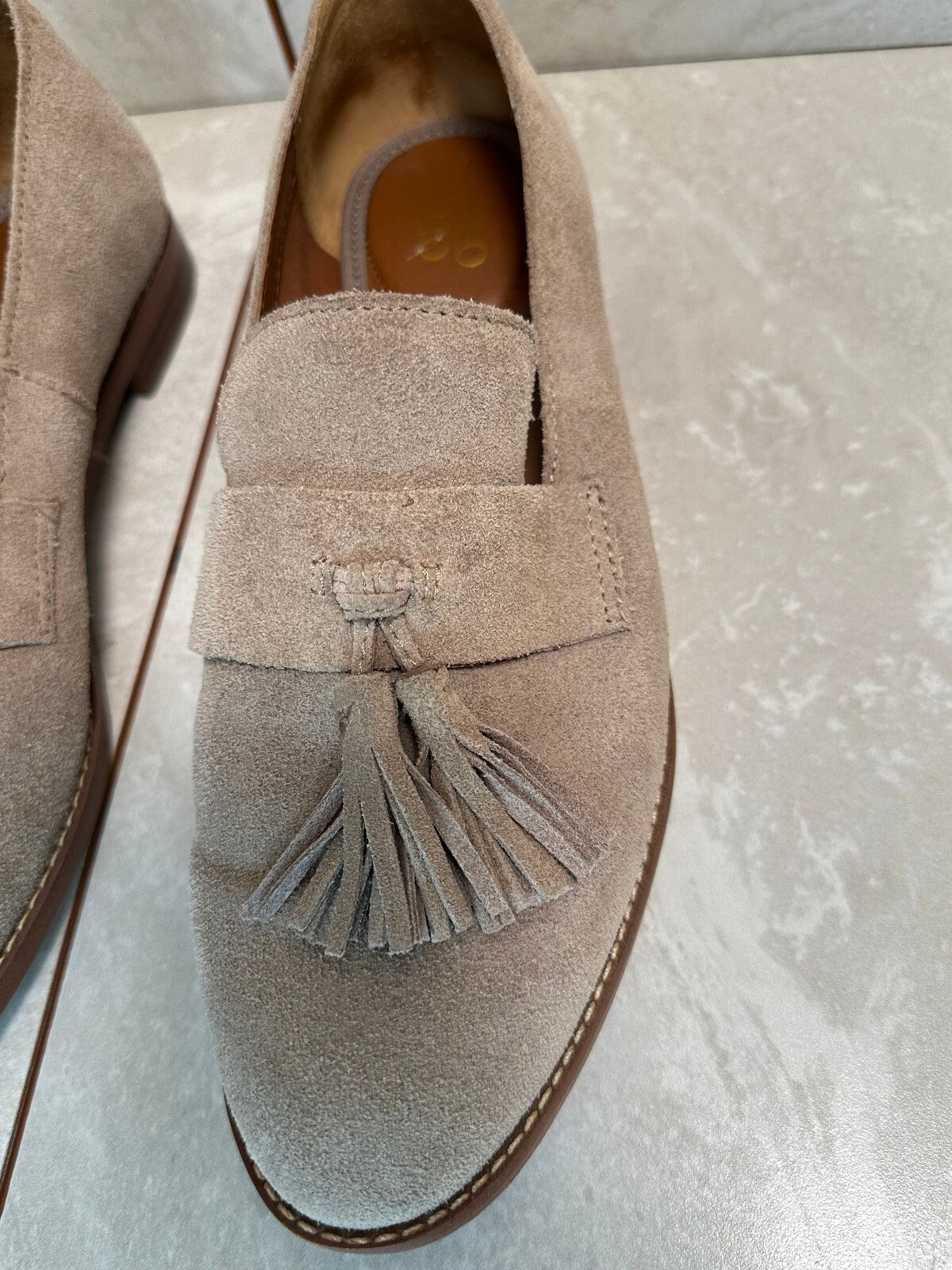 Franco Sarto taupe tasseled kiltie fringe suede loafers 8.5 preppy old money