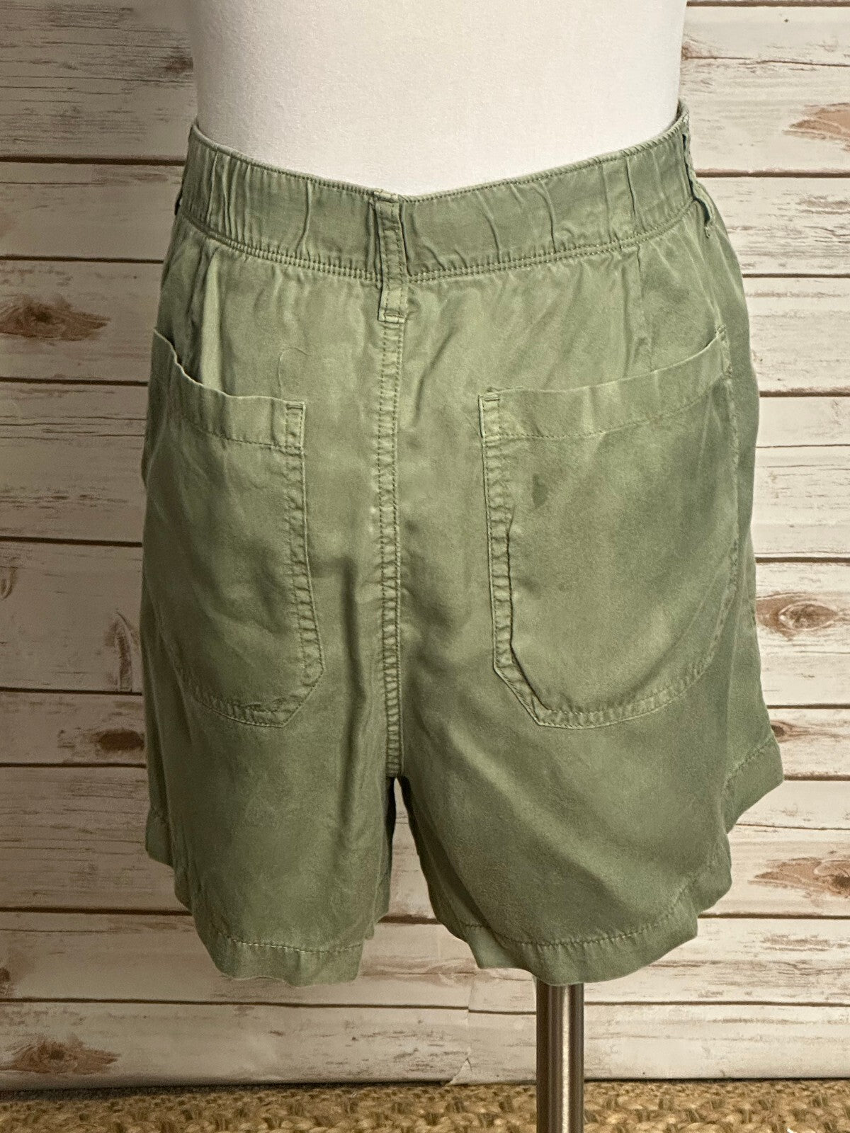 Social Standard by sanctuary olive green utility shorts XL casual sustainable