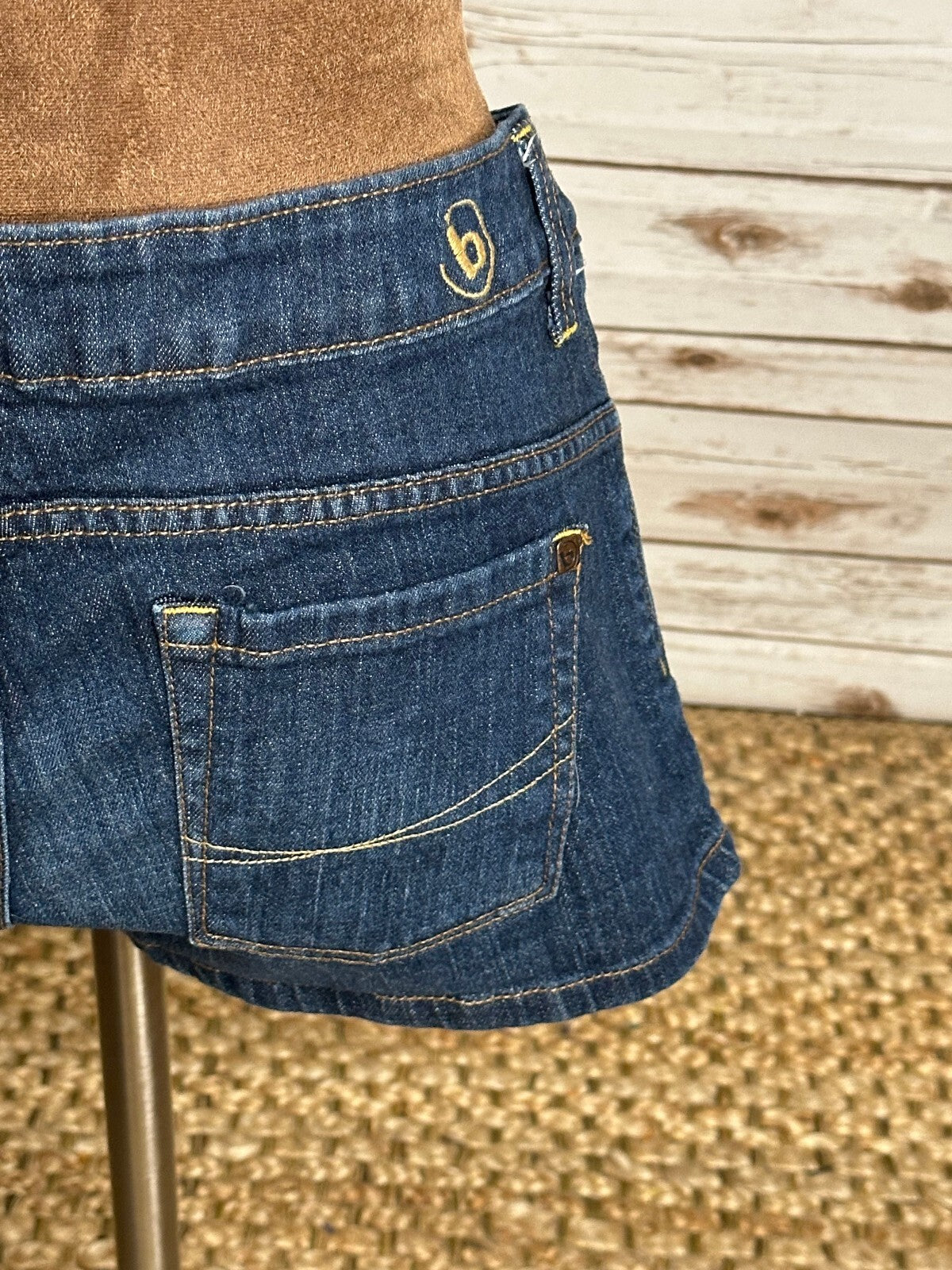 b by bullhead PacSun medium wash denim Daisy Duke cutoff jean shorts Size 9