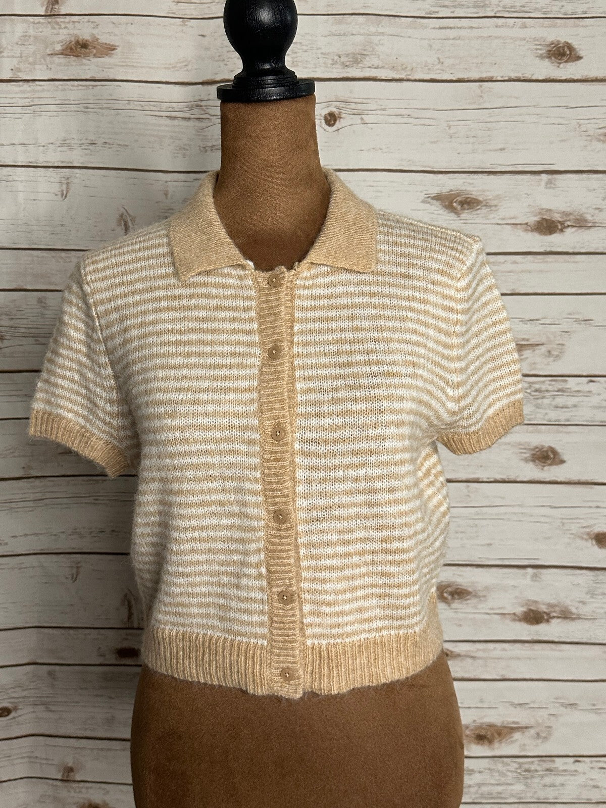 American Eagle tan cream striped short sleeve button-front cardigan sweater Medium