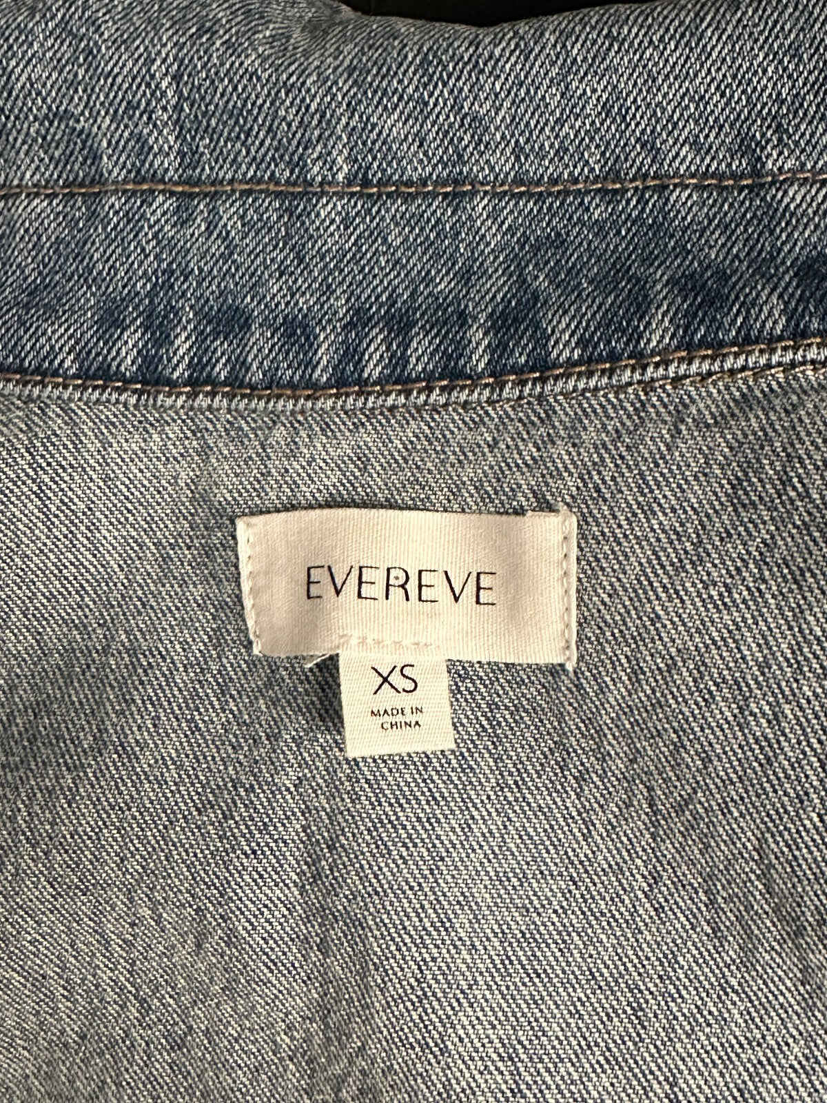 Evereve Luka light-medium wash oversized utility button front denim vest XS