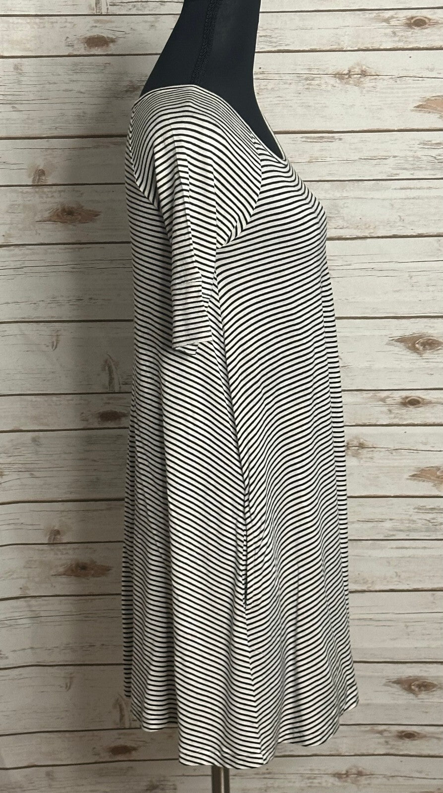 Roxy black white striped scoop neck short sleeve swing dress Size XS coastal