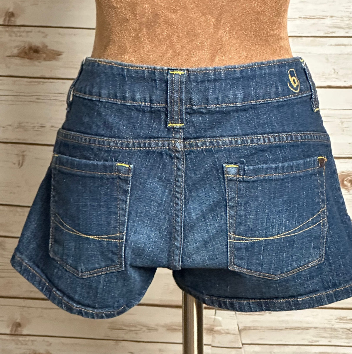b by bullhead PacSun medium wash denim Daisy Duke cutoff jean shorts Size 9