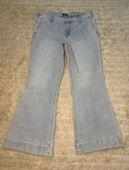 Express 70s Flare Mid Rise light wash stretch denim jeans 12S coastal cowgirl