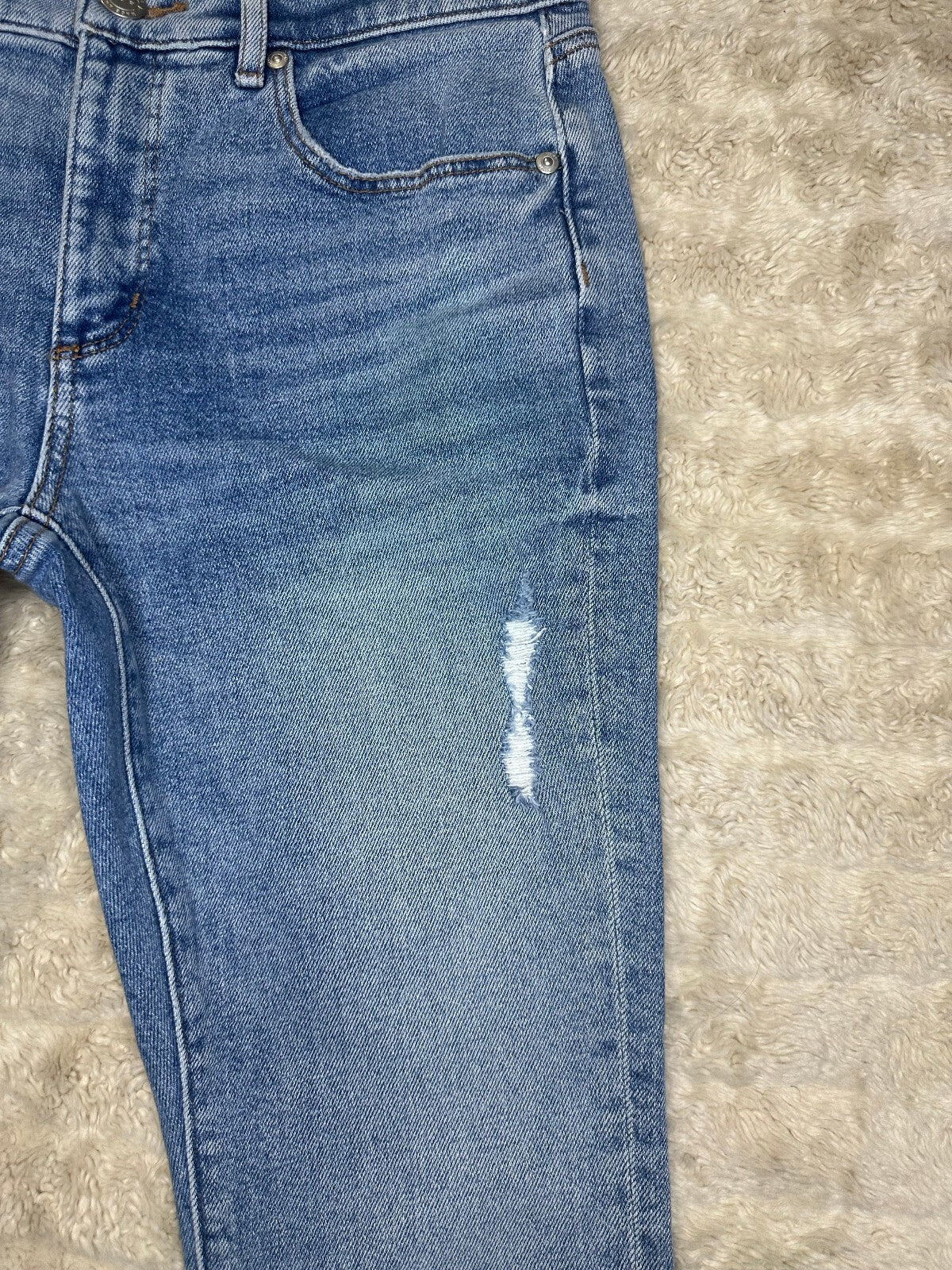 Made & Loved LOFT light wash distressed raw hem skinny stretch denim jeans 8/29