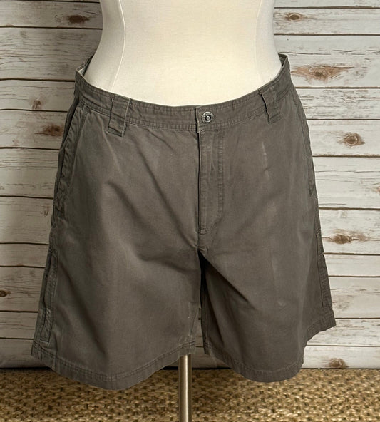 Columbia Omni-Shield khaki-grey cotton utility cargo shorts Size 40 gorpcore