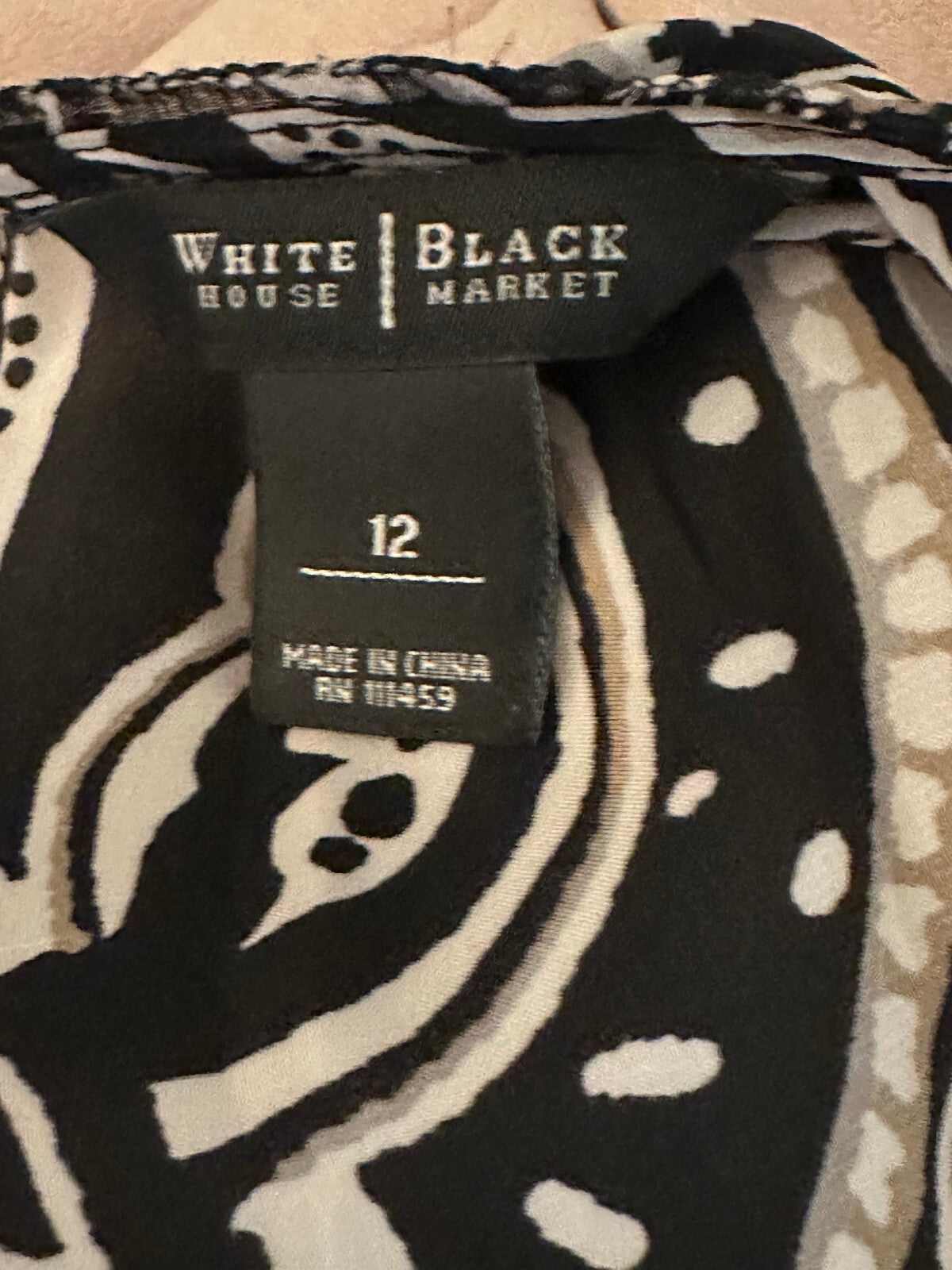 White House Black Market black white paisley long sleeve blouse 12 monochrome