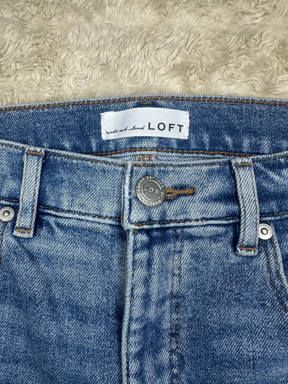 Made & Loved LOFT light wash distressed raw hem skinny stretch denim jeans 8/29