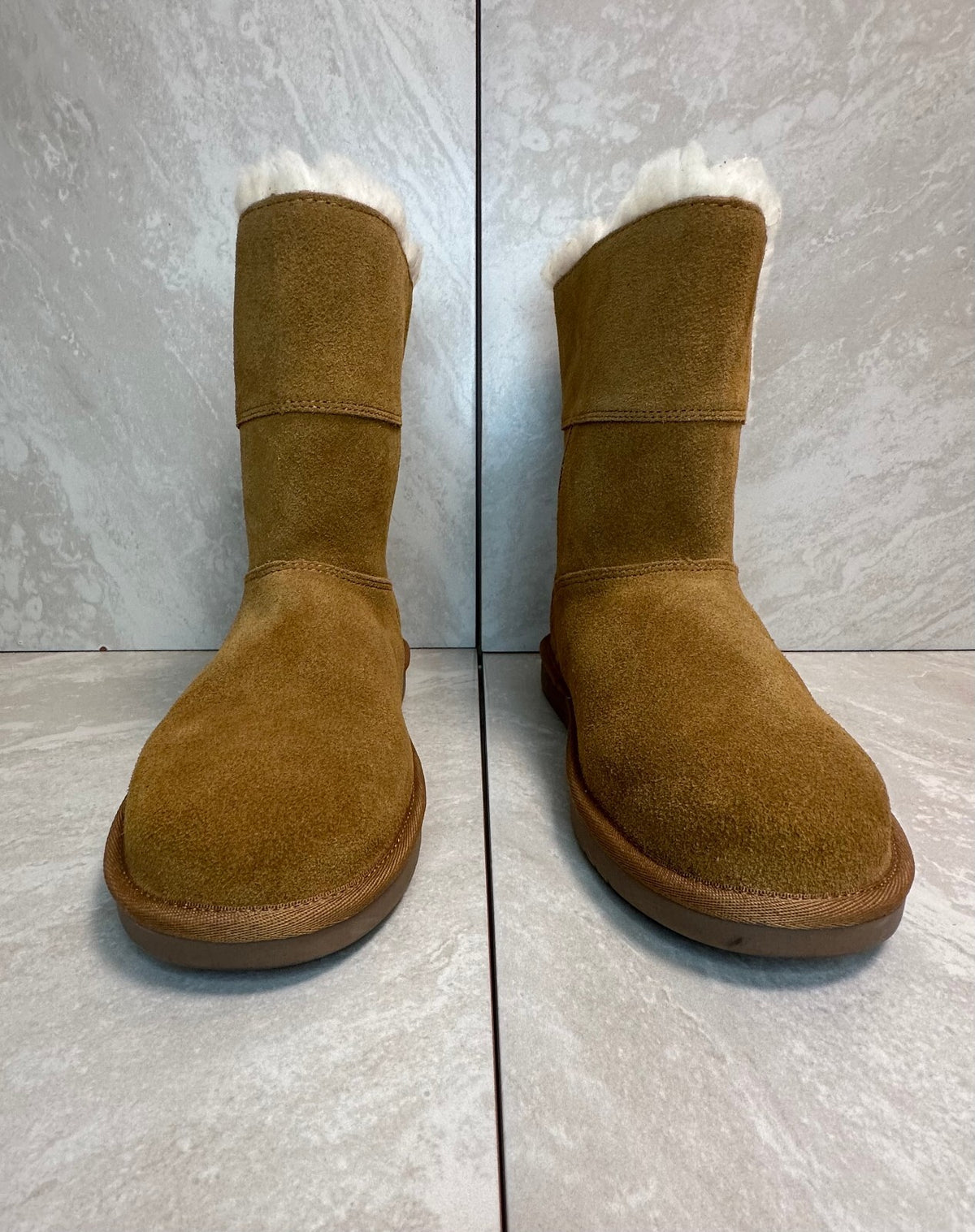 Koolaburra by UGG chestnut suede Aribel short boots Youth 5/Women 7