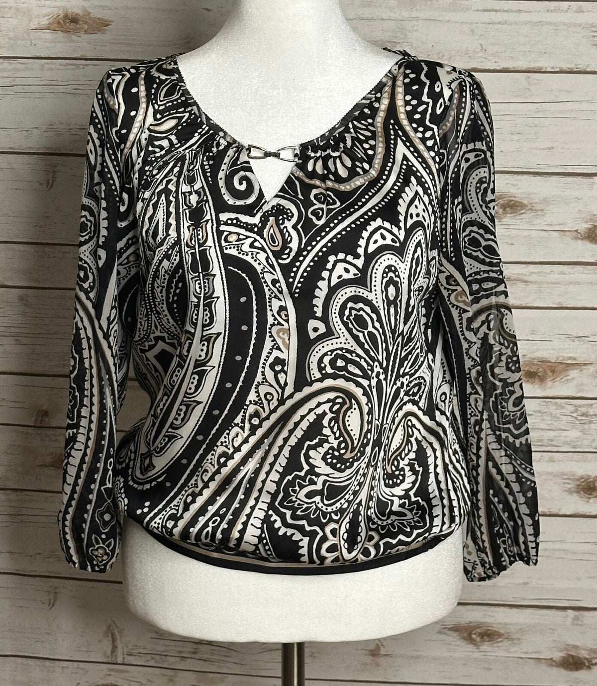White House Black Market black white paisley long sleeve blouse 12 monochrome