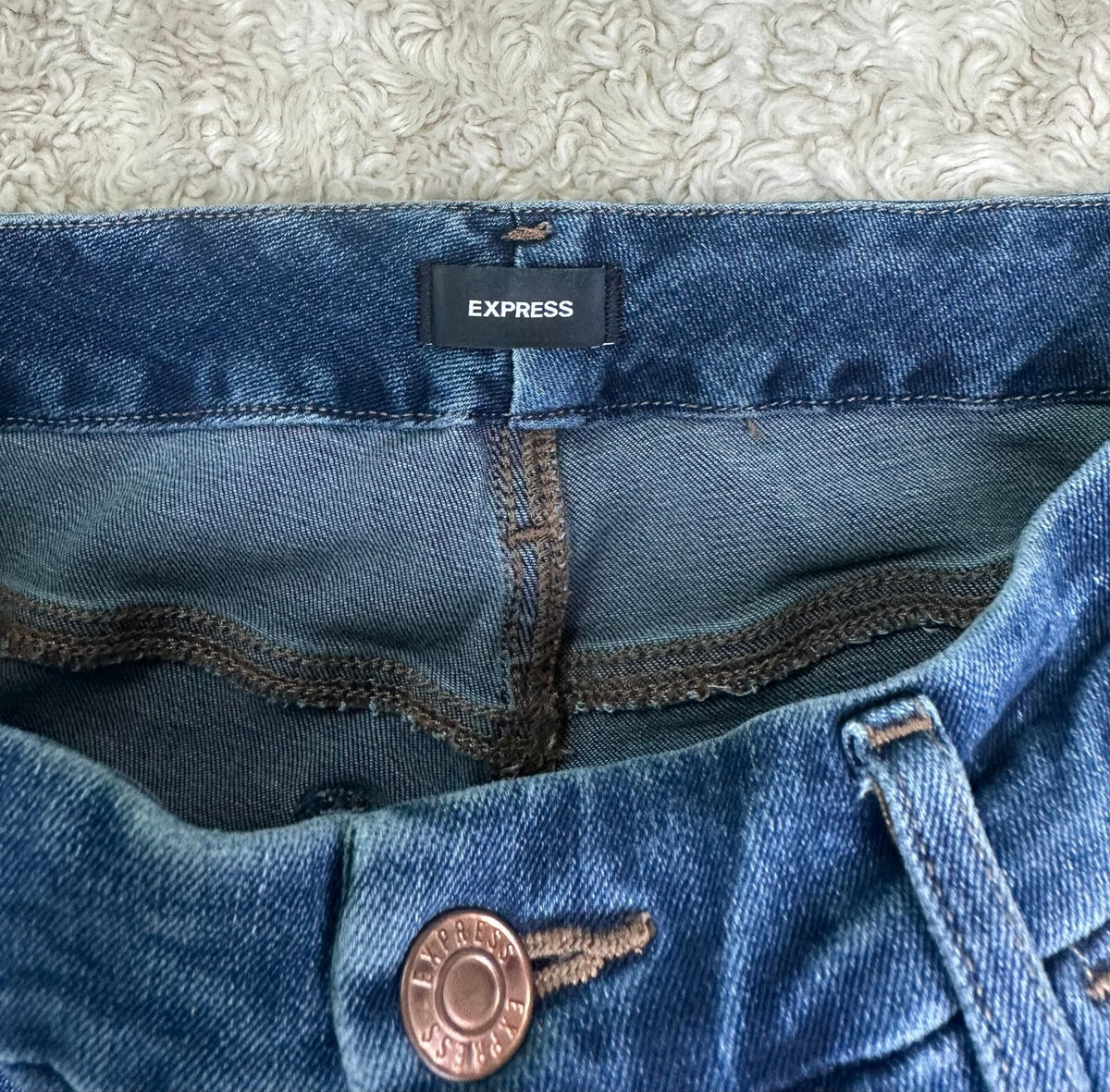Express Skinny Ultra Hyper Stretch medium wash Size Med Short 6/8/10 utility