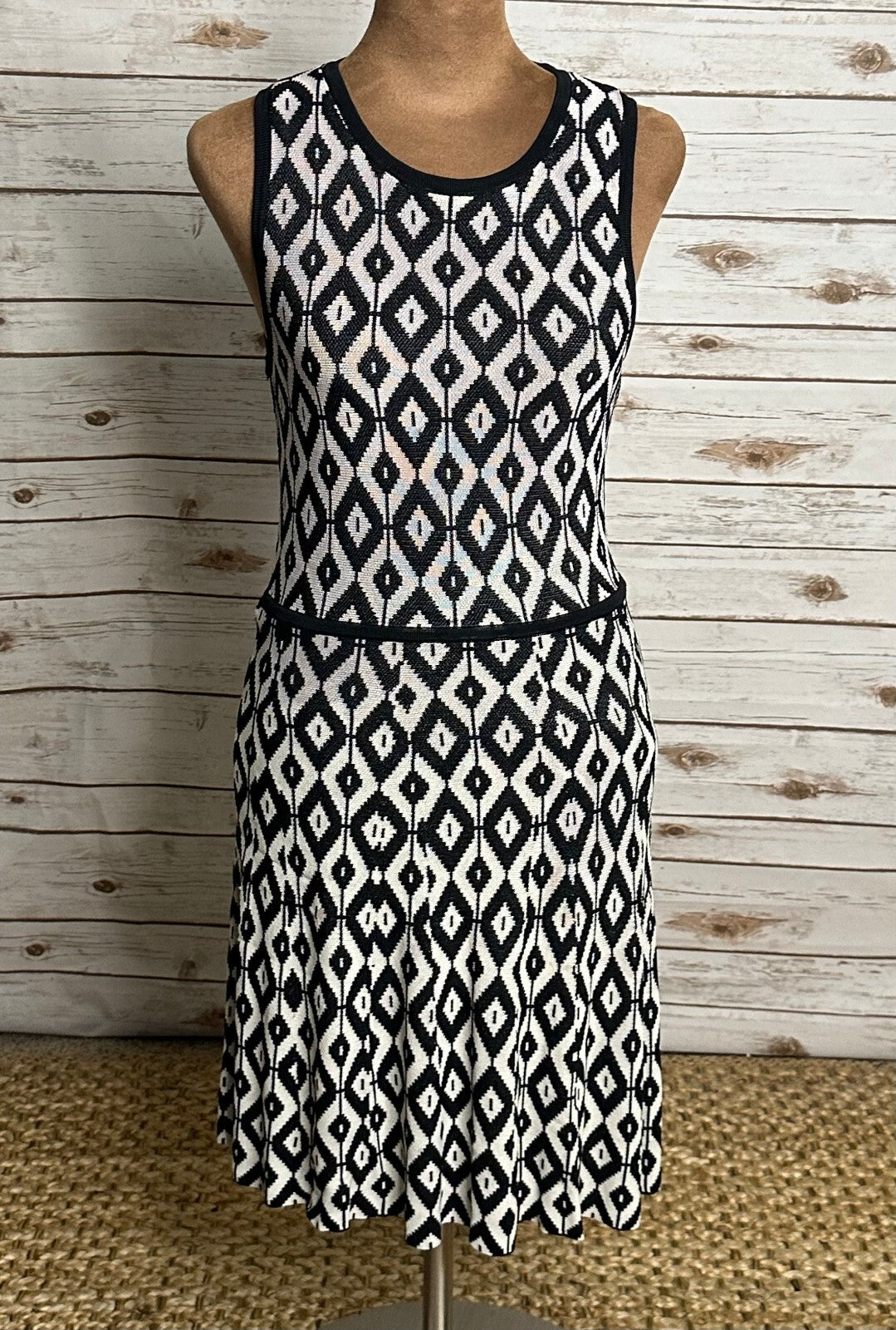 Trina Turk black white geometric sleeveless knit A-line dress Medium retro mod
