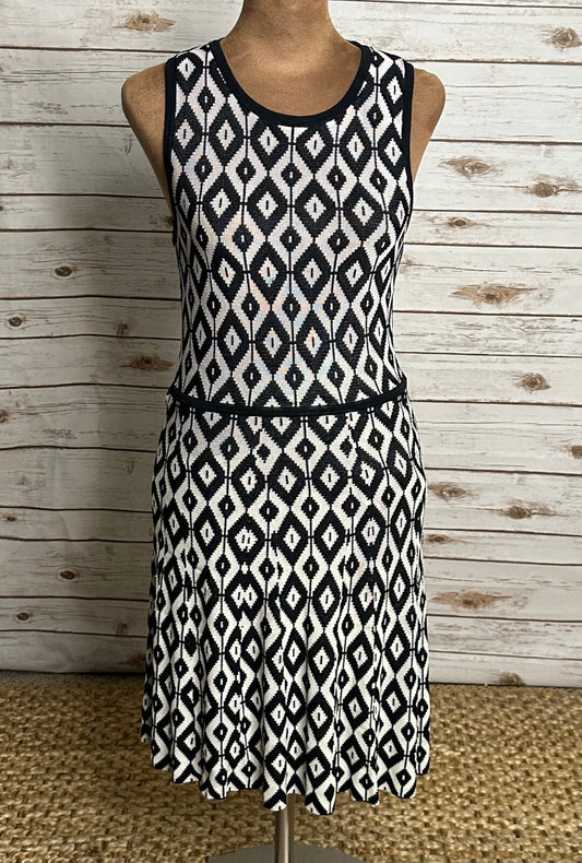 Trina Turk black white geometric sleeveless knit A-line dress Medium retro mod