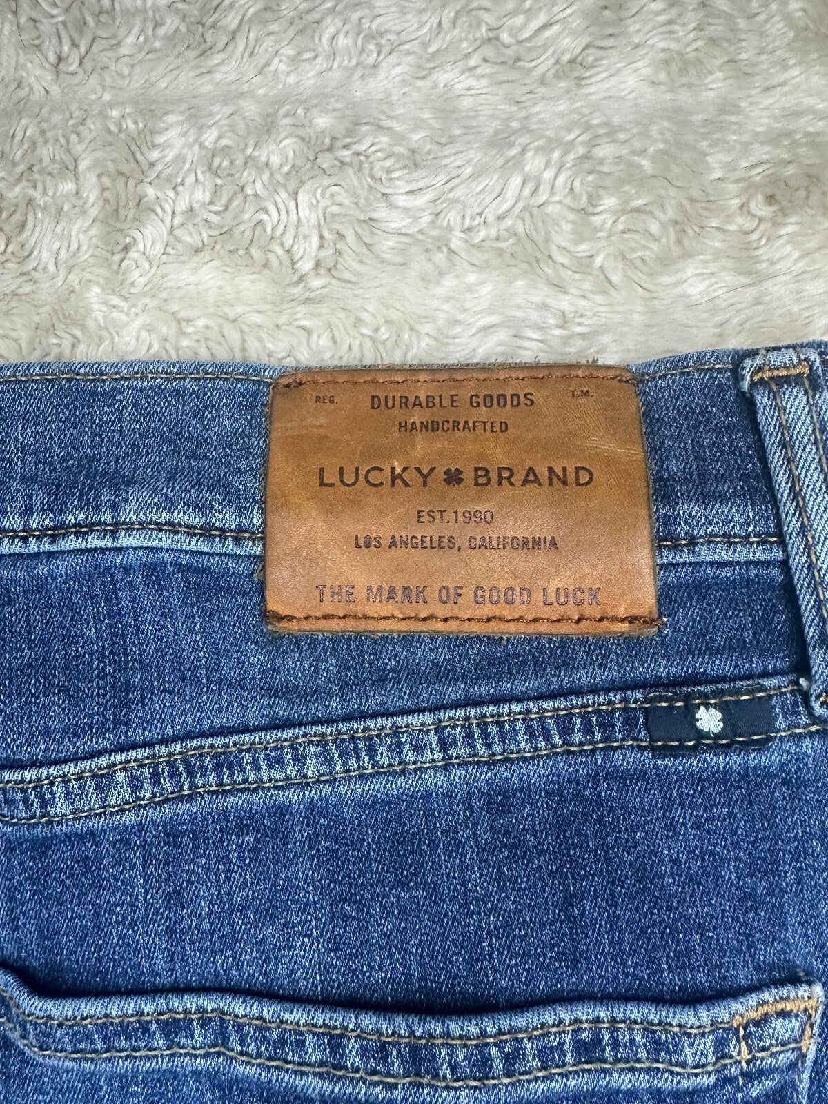 Lucky Brand 363 Straight medium wash mid rise stretch denim jean 34x32 classic
