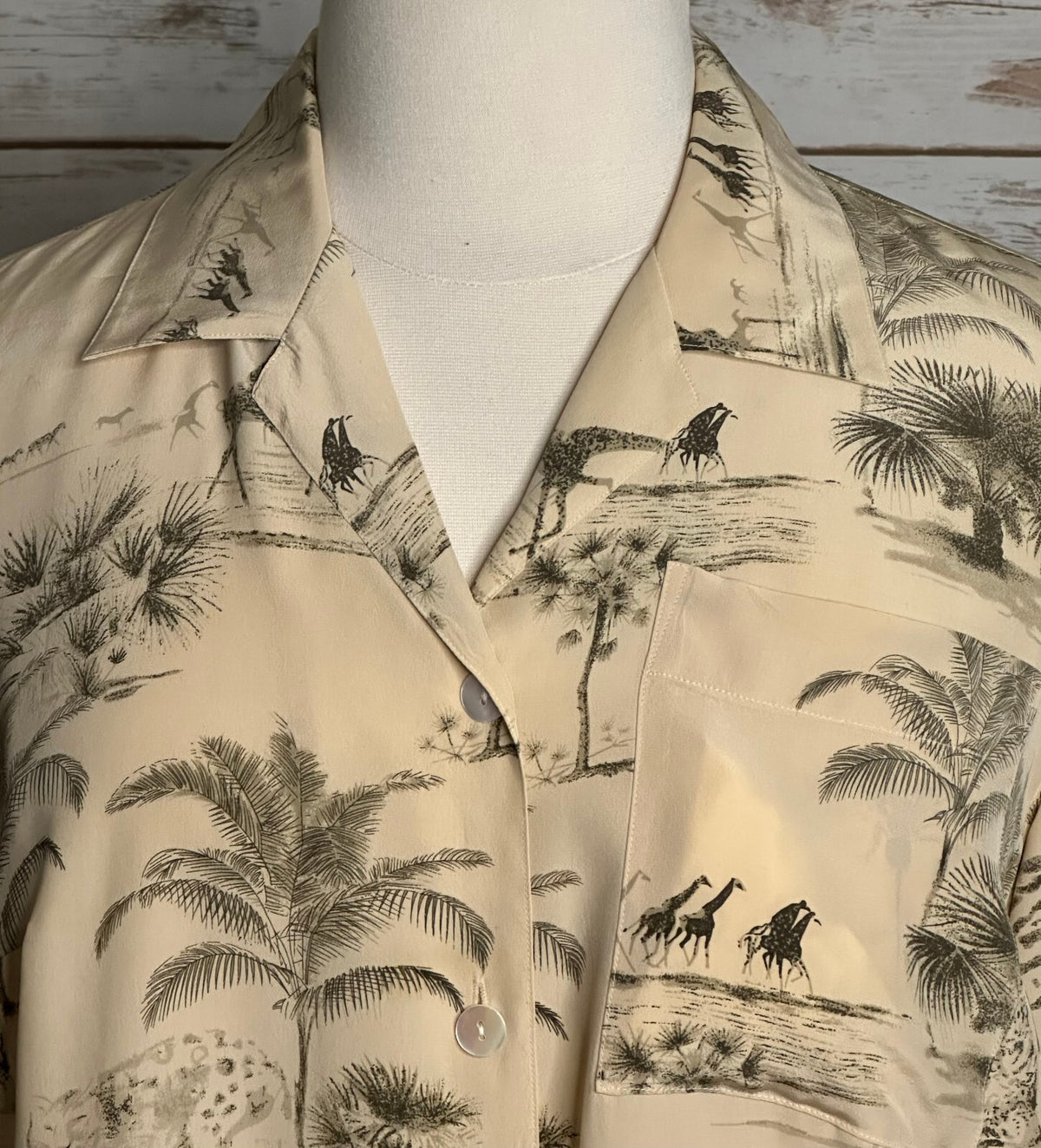 Vintage Silk Collection Harve Benard cream grey silk button front blouse Size 16