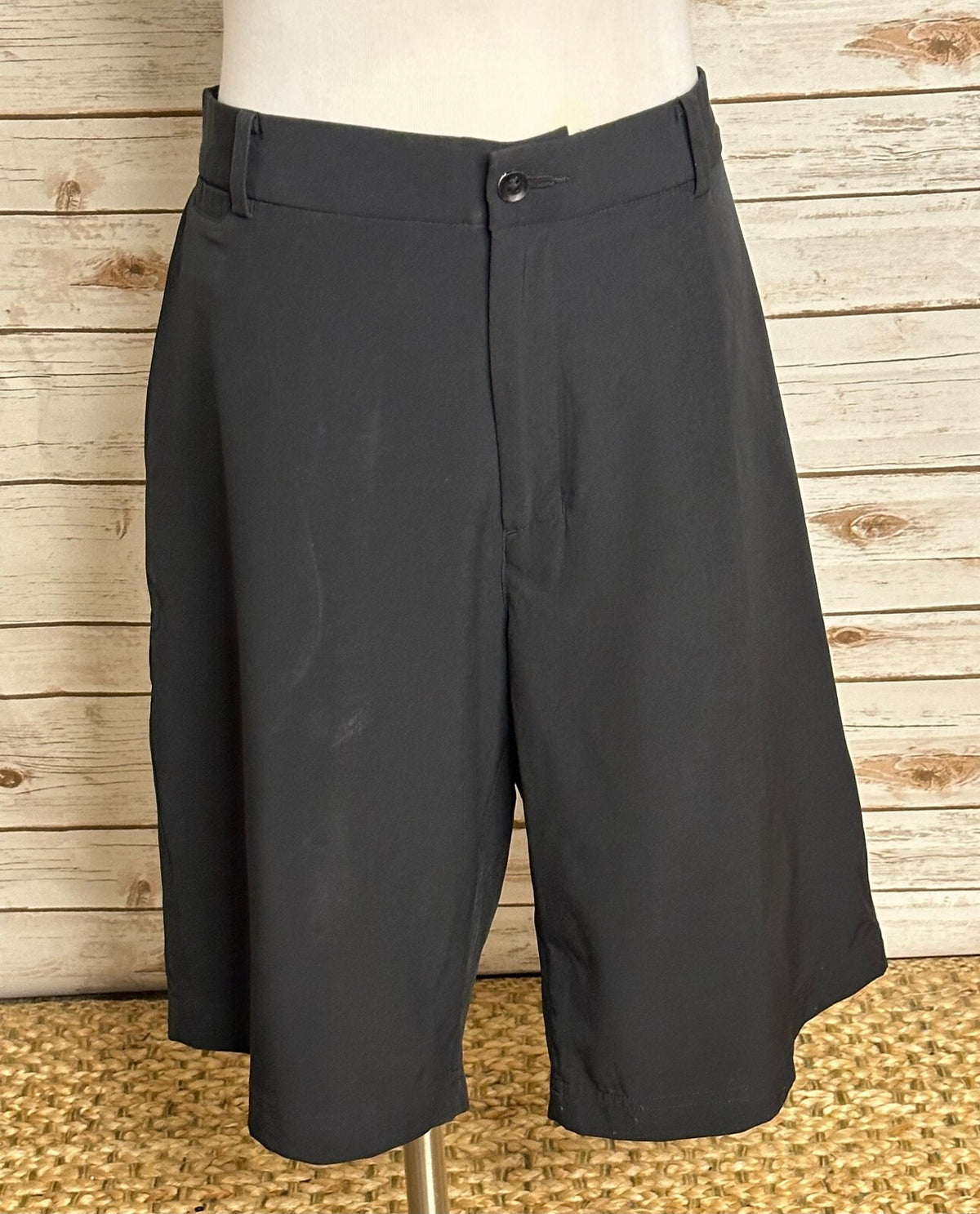 Nike Golf Tour Performance Dri-FIT black shorts Size 36 activewear sportswear