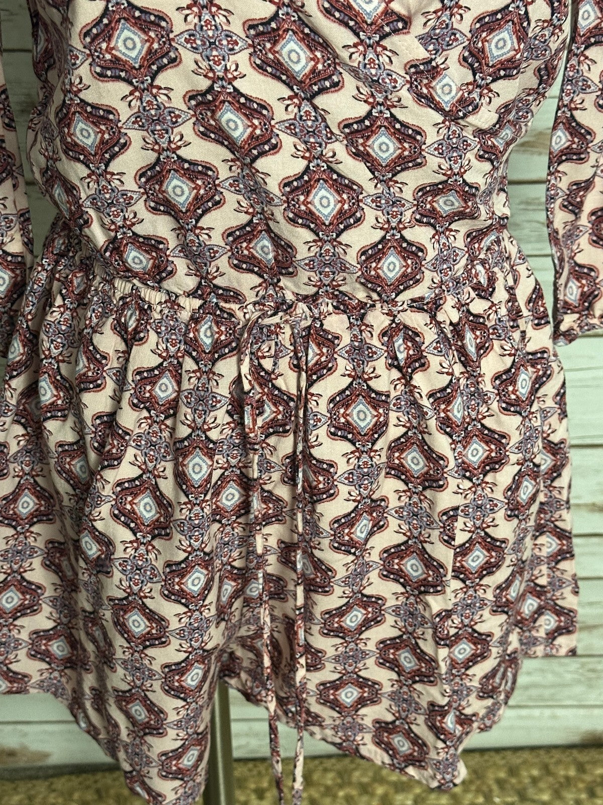 Hollister pink burgundy surplice wrap-style 3/4 length sleeve romper Medium
