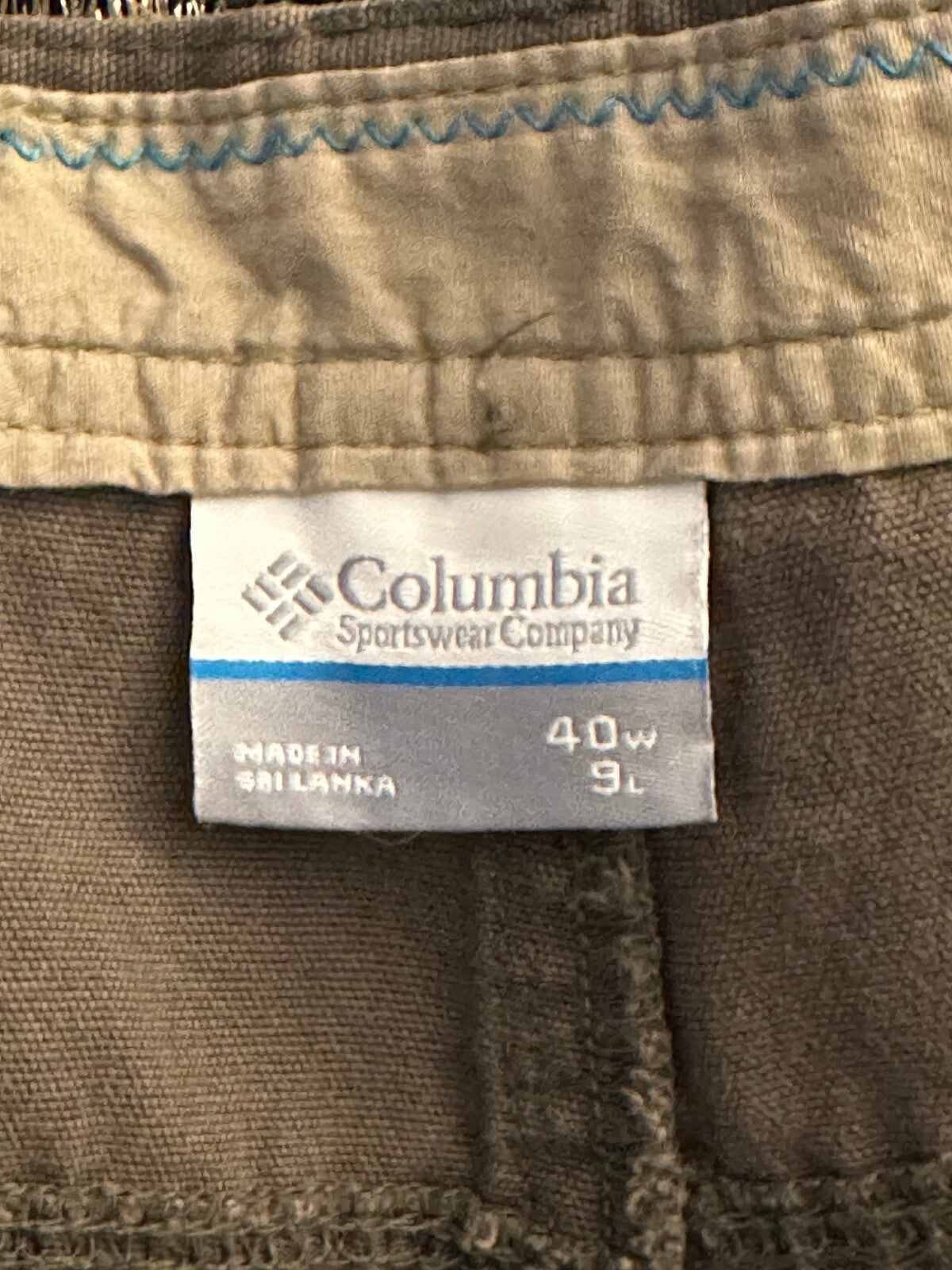 Columbia Omni-Shield khaki-grey cotton utility cargo shorts Size 40 gorpcore