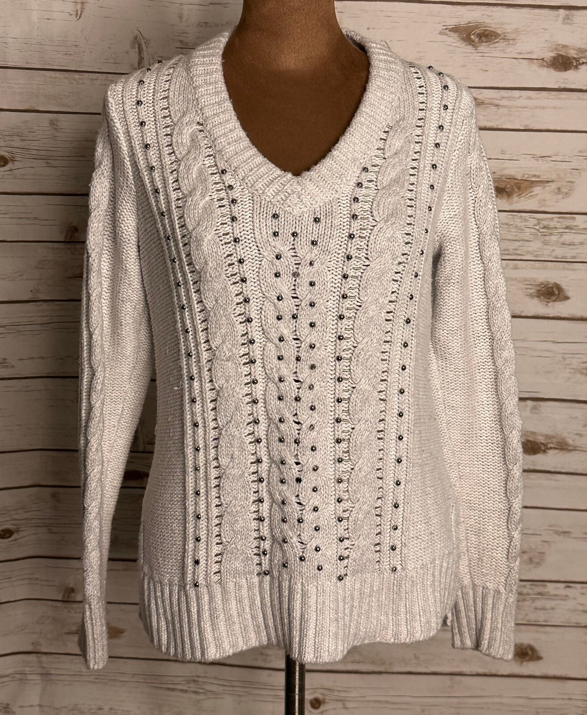 Abercrombie & Fitch grey beaded cable knit long sleeve V-neck sweater Size Small