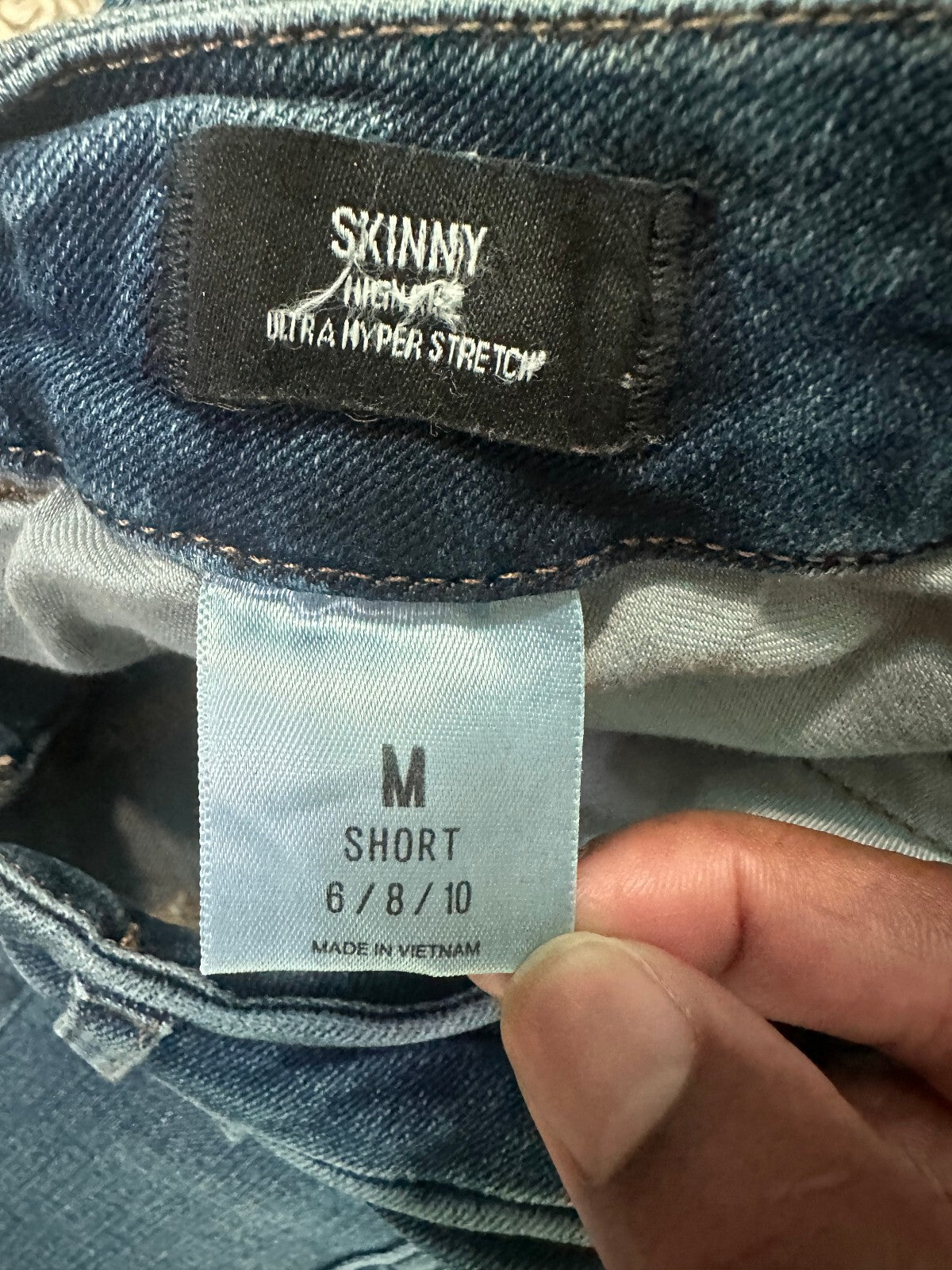 Express Skinny Ultra Hyper Stretch medium wash Size Med Short 6/8/10 utility
