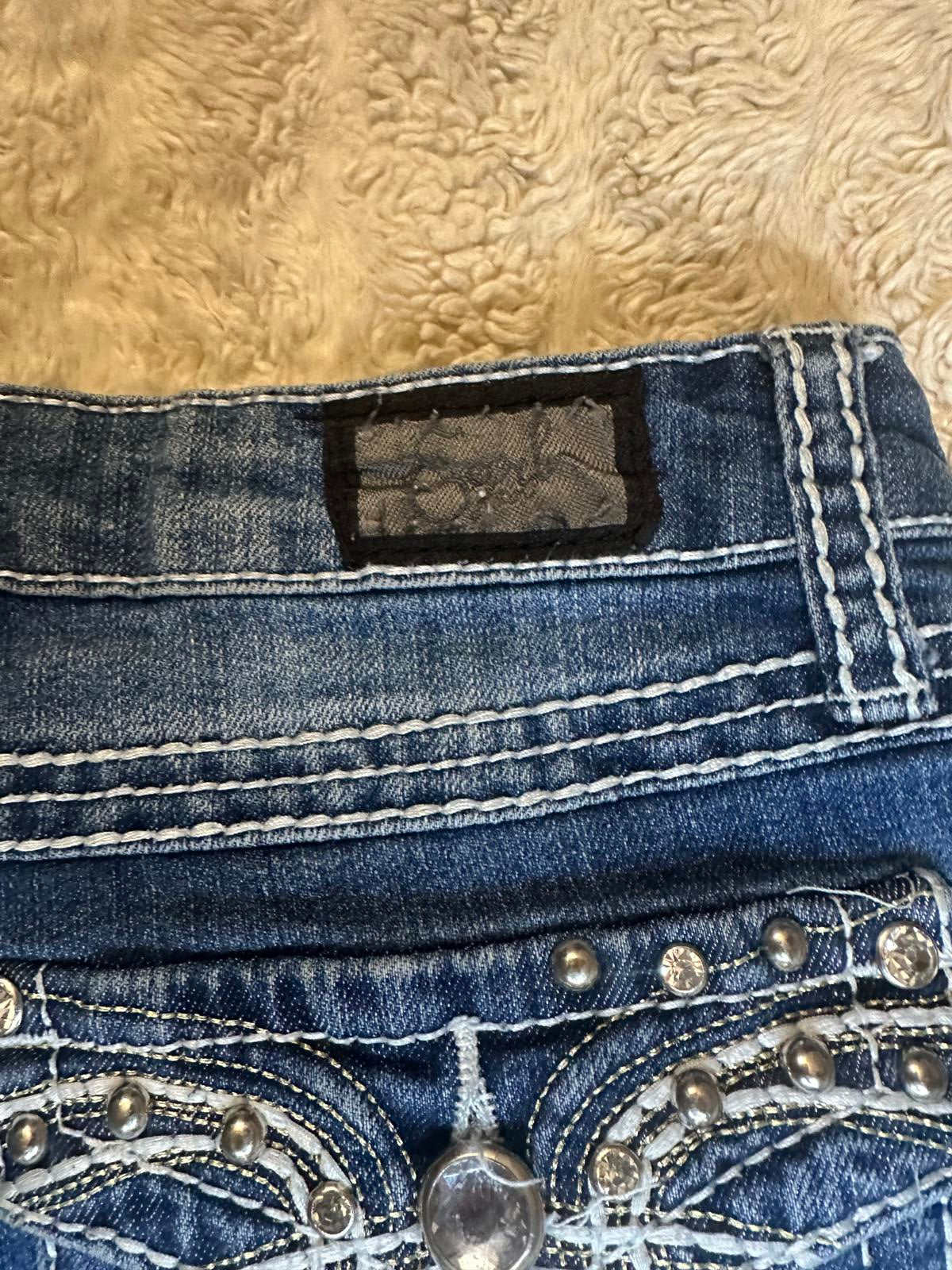 Vtg Earl Jeans Y2K medium wash rhinestone embellished denim capris Size 8