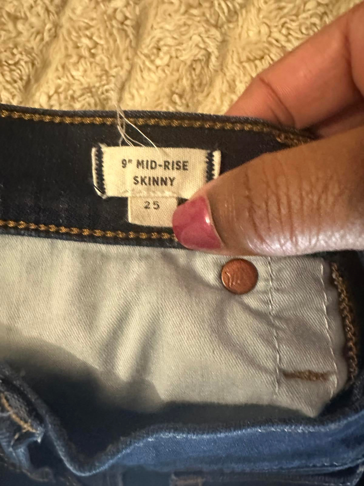 Madewell dark wash 9" Mid-Rise skinny jeans Size 25