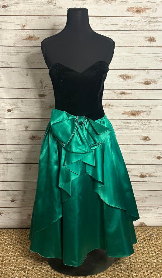 Vintage Gunne Sax black/green velvet and satin midi party dress Size 9