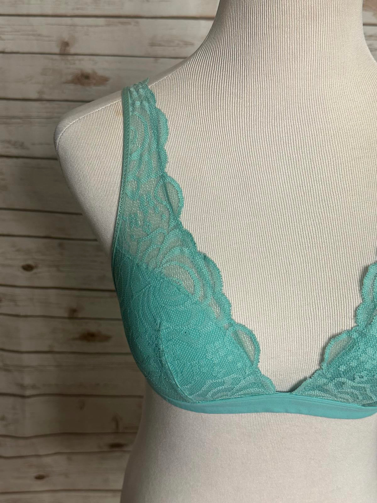 PINK Victoria's Secret lace plunge bralette Size Medium