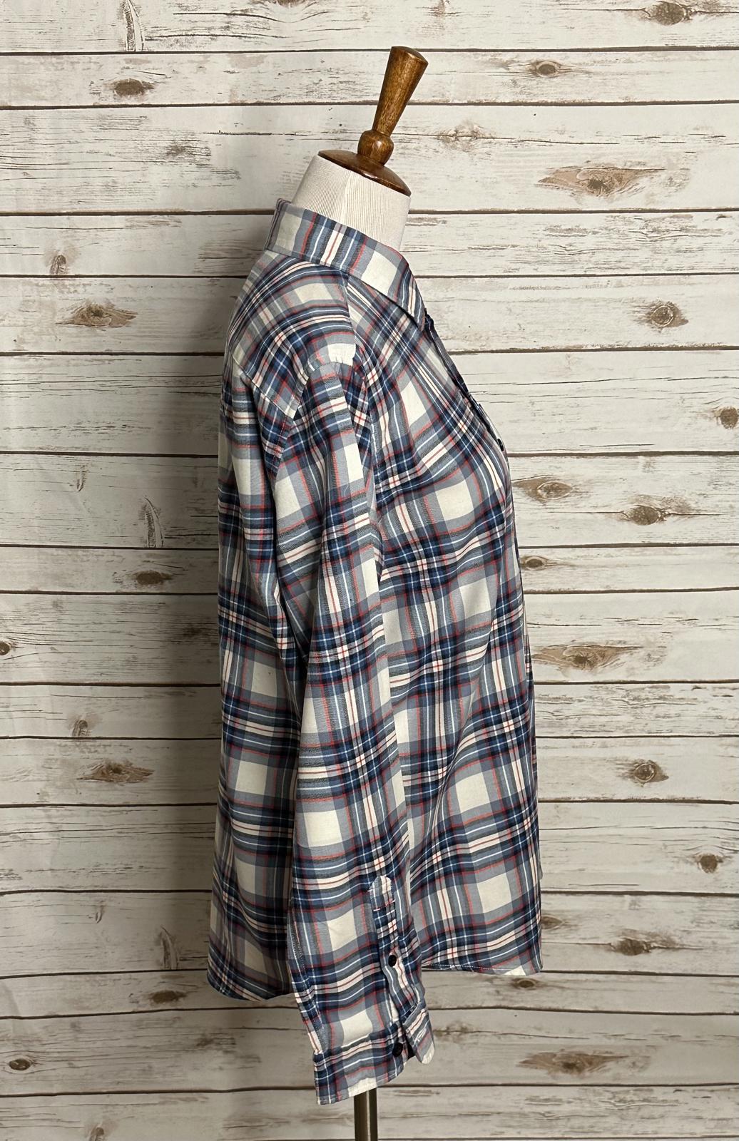 American Eagle Outfitters Seriously Soft plaid flannel button up shirt Size M