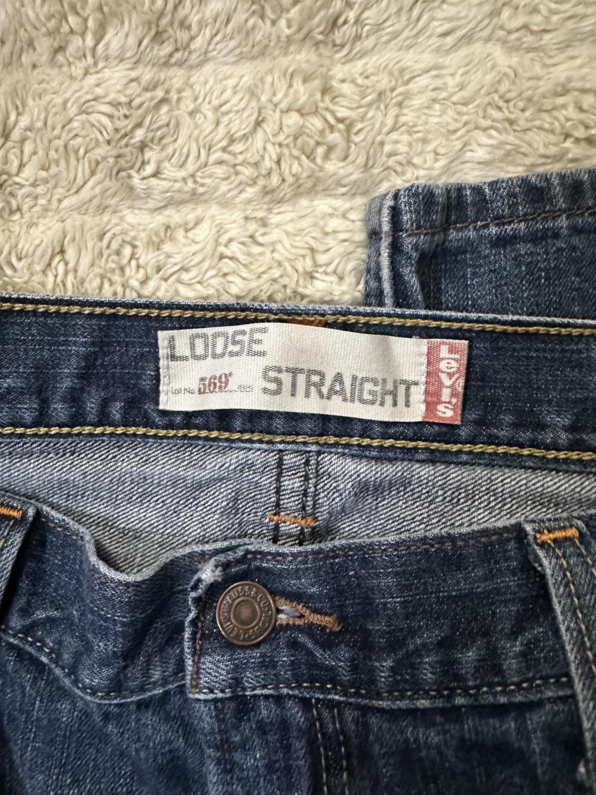 Levi's 569 Loose Straight Fit medium wash jeans Size 36x32