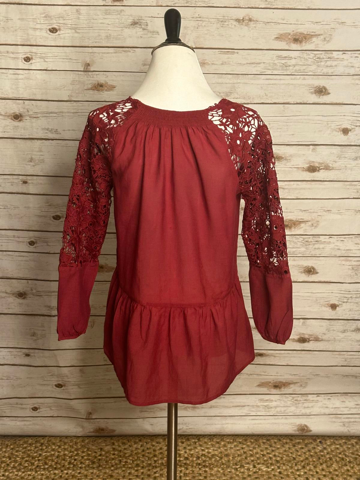 Sanctuary Gwen boho burgundy floral lace eyelet peplum peasant shirt Size S