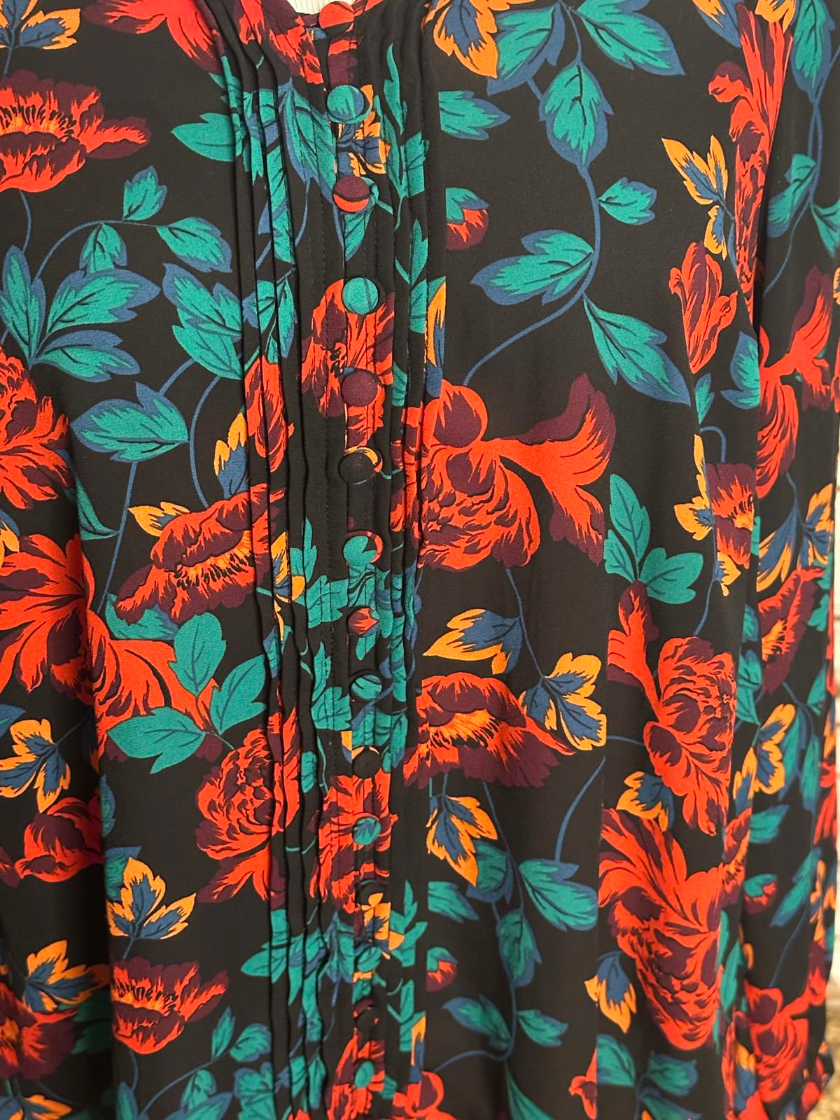 Torrid georgette pintucked button-front floral peasant blouse Size 00/M/10