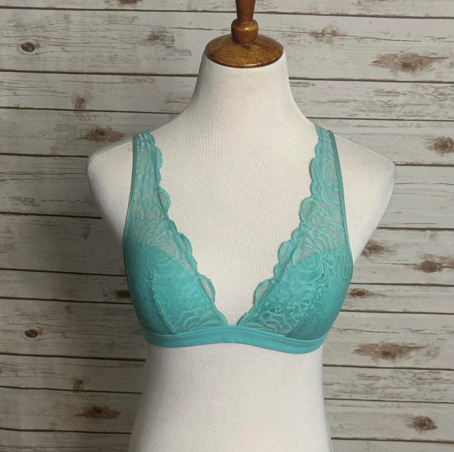 PINK Victoria's Secret lace plunge bralette Size Medium