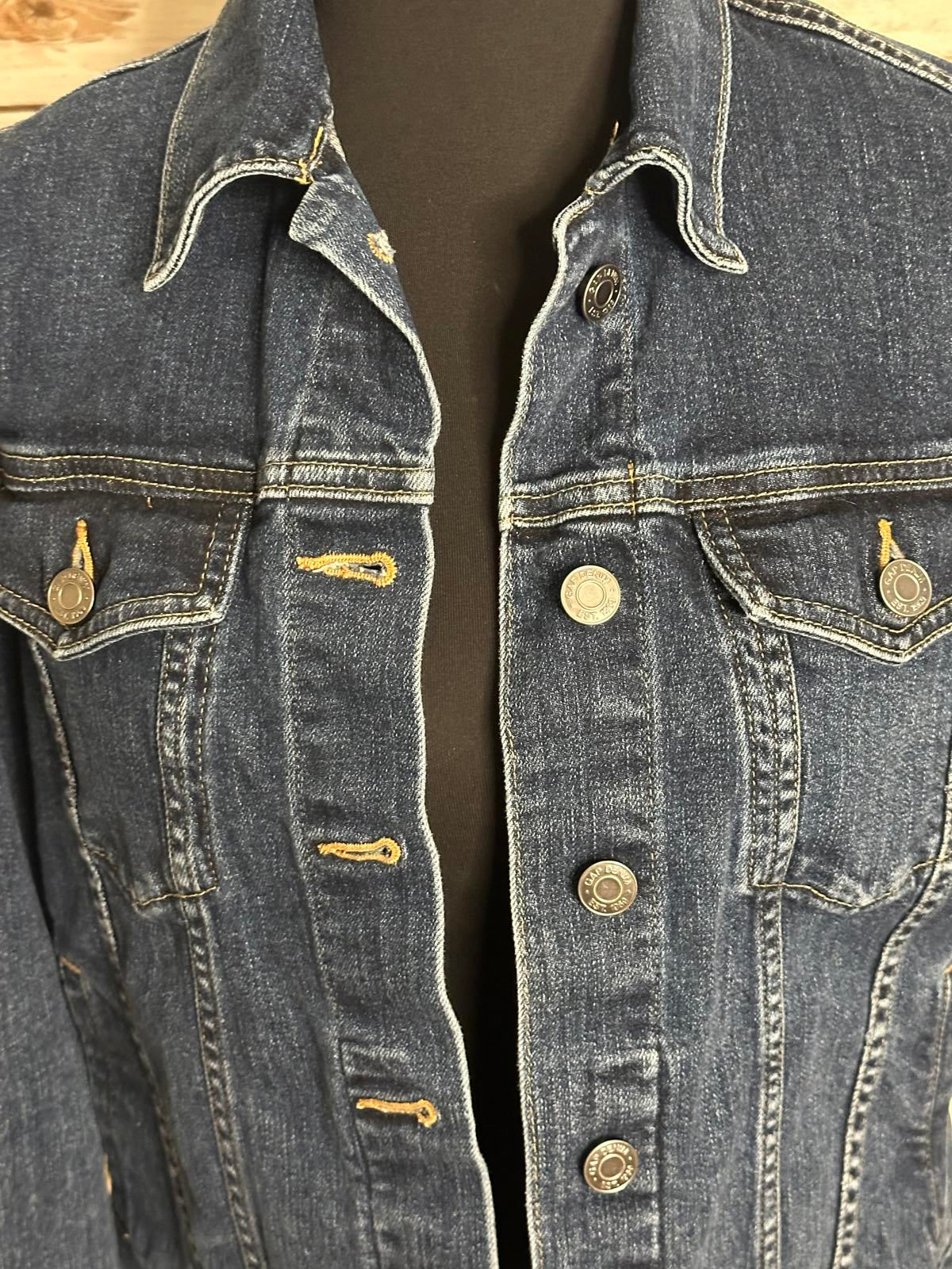 GAP classic button-up denim jean jacket Size Small