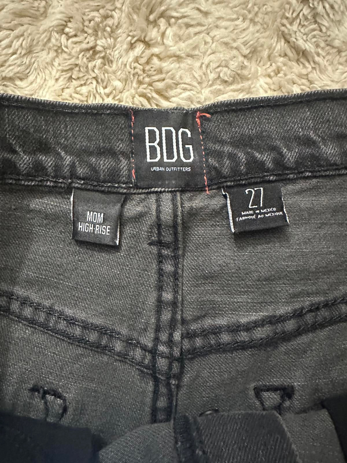 Urban Outfitters BDG Mom High Rise grey button-fly cuffed jean shorts Size 27